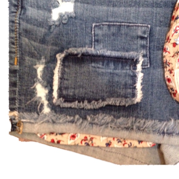 LC LAUREN CONRAD Denim Distressed Cutoff Shorts 10 - Picture 5 of 8